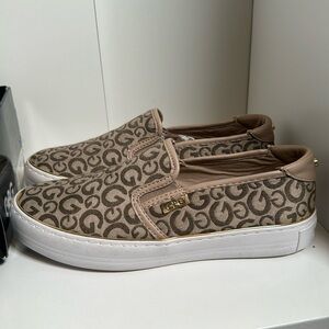 GBG guess loafers